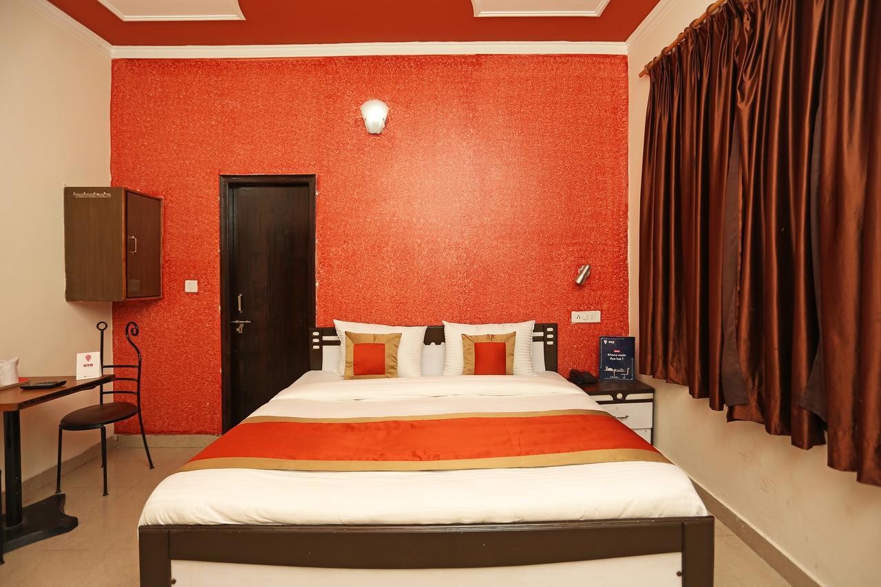 Oyo 9905 Hotel Doon Star Dehradun Buitenkant foto